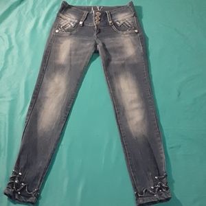 **  ANOREXY JEANS. SIZE 8